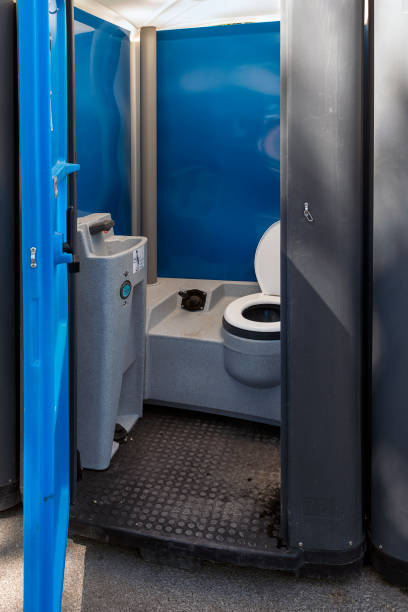 Affordable portable toilet rental in Holcom, KS