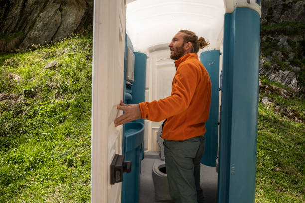 Best Porta potty delivery and setup  in Holcom, KS